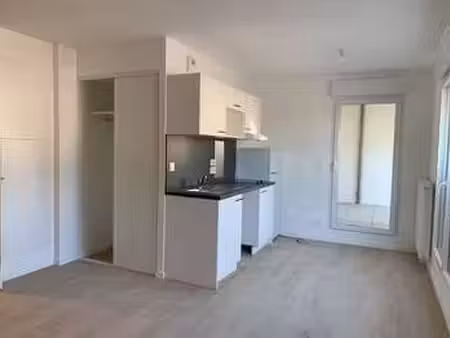 location appartement 2 pièces à nantes (44000) : à louer 2 pièces / 42m² nantes