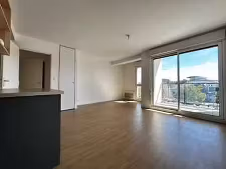 location appartement 2 pièces à nantes (44000) : à louer 2 pièces / 45m² nantes