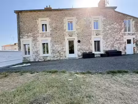 vente maison 9 pièces 242 m² à cheffois (85390)  293 000 €