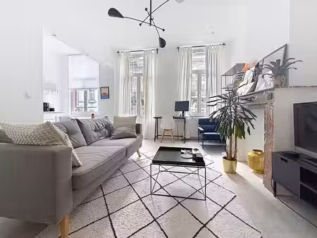 splendide appart 1ch-meublé-parvis de st gilles