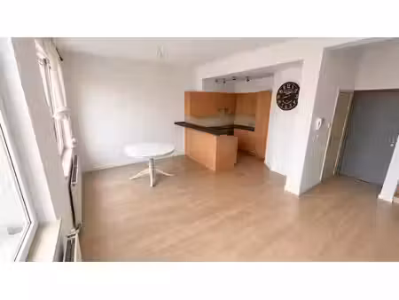 duplex 65m2  entièrement rénové à louer à ganshoren