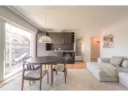 appartement parfaitement entretenu dans un emplacement de p