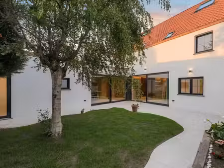 maison de ville pleine de charme  double en largeur  avec...