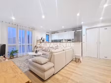 à louer 2 pièces de 50 m² avec balcon  cave & parking : résidence le marly  rueil-malmaiso