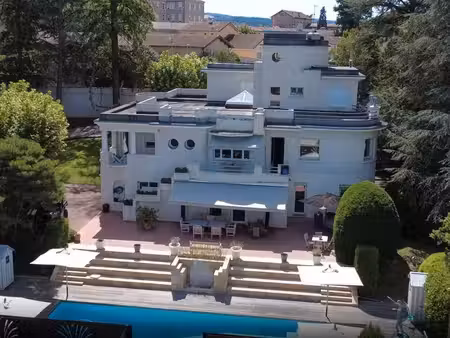 villa de luxe à vendre dans le quartier grande couronne