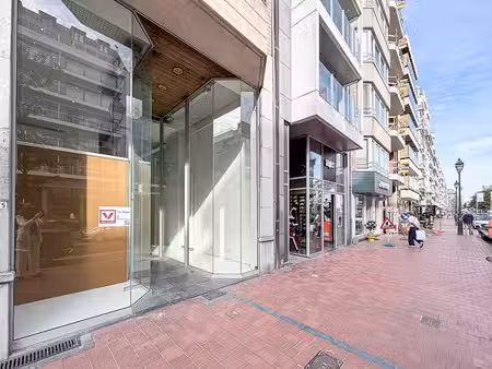 commerce à louer au lippenslaan 275