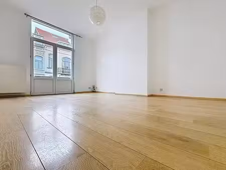 appartement 2 ch. à louer à saint-gilles avec terrasse