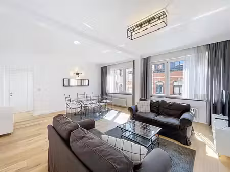 cinquantenaire  superbe appt 2ch ±75m² meublé
