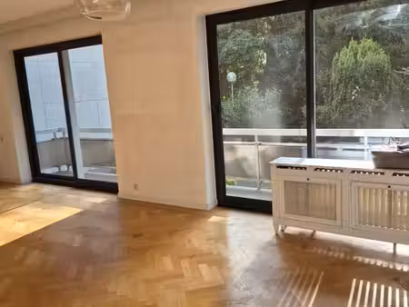 appartement 2 ch. à uccle  parquet  balcon  epc b