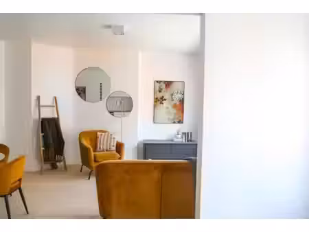 appartement rénové de 2 chambres à coucher près du sud