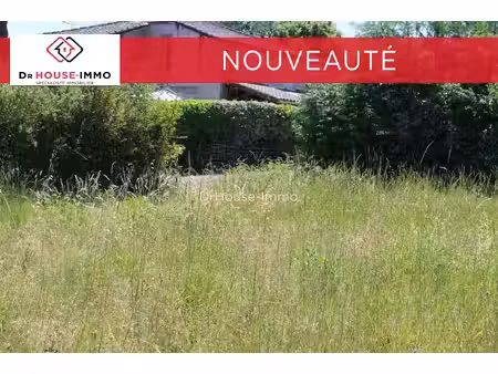 16000 angoulême a vendre terrain de 2100 m ² en totalité dont 910 m ² constructible avec v