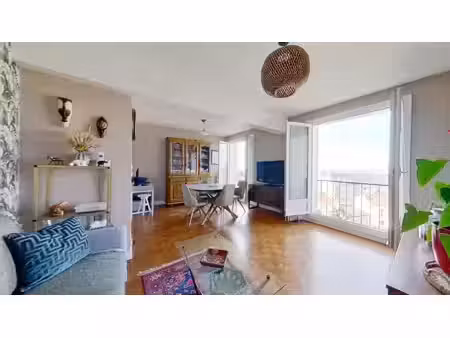 à vendre – appartement 3 pièces traversant et lumineux avec balcon aux portes de paris