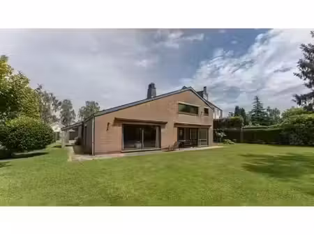 villa à vendre avec garage et terrasse   waterloo (vbe63132)