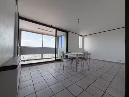 route de genas - appartement t3 de 62 m2