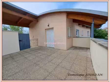 t3 avec terrasse de 26 m² et deux stationnements
