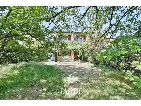 maison (dpe en a) mitoyenne de 84 m2 avec jardin arboré et g