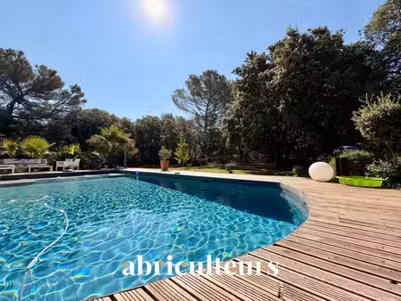 belle propriété avec terrain  piscine/ poolhouse  dépendance à rognes 13840
