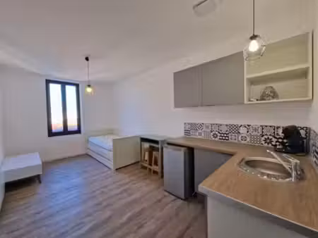 location meublée appartement 1 pièce 22 m² à marseille 9ème (13009)  620 €