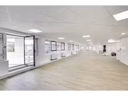 location bureaux issy les moulineaux 92130 209m² à 1469m²