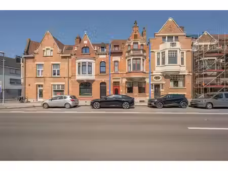 karaktervolle herenwoning met prachtige tuin en aanpalend...