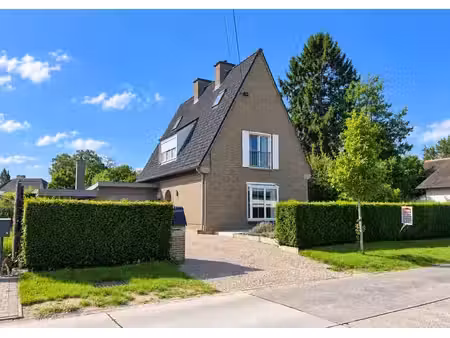 karaktervolle en ruime statige villa met 3 slaapkamers  g...