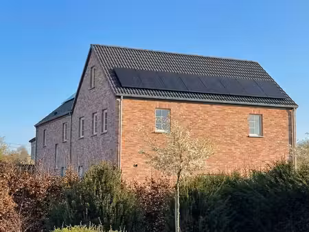 villa neuve sur beau terrain presque 20 ares à 2' de lln