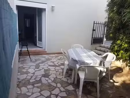 location appartement 2 pièces meublé à fréjus (83370) : à louer 2 pièces meublé / 37m² fré