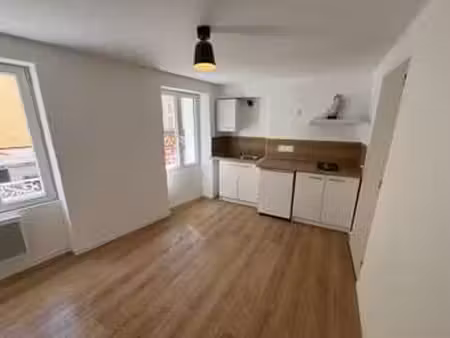 location appartement t1 meublé au luc (83340) : à louer t1 meublé / 19m² le luc