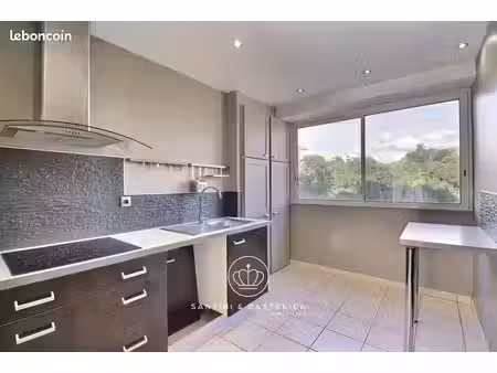 appartement 3 pièces 69 m²
