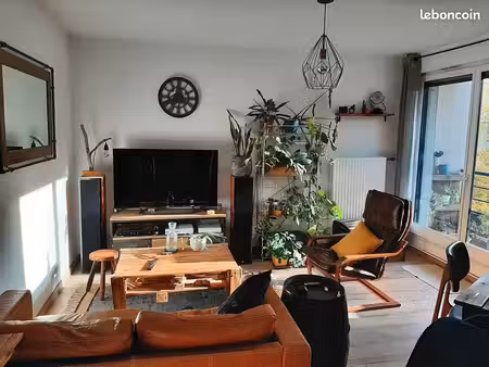 appartement t2 (38m2 + balcon environ 2m²) meublé proche du métro b