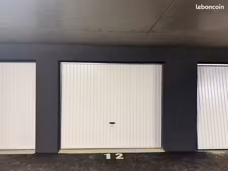 garage / box / stockage dans résidence fermée