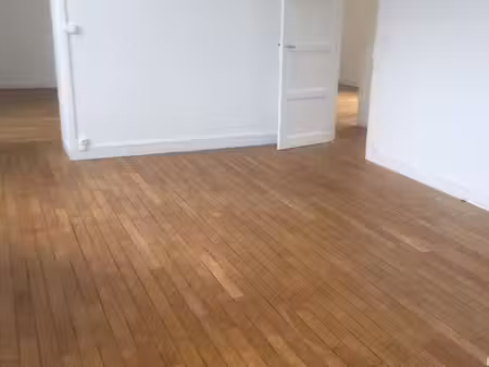 appartement dans château de montbray