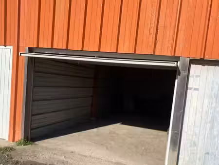 grand garage sur site sécurisé