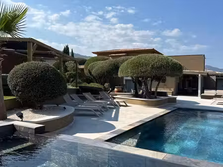 villa d’exception avec piscine t5 à l’année - porto-vecchio