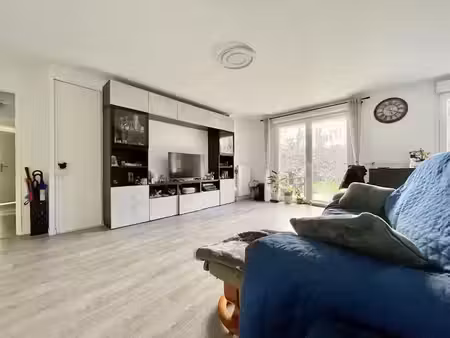 vente appartement 4 pièces 84 m² à vaujours (93410)  265 000 €