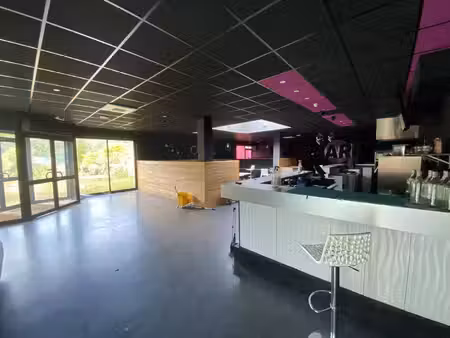 local commercial à louer