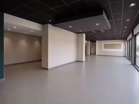 local commercial à louer