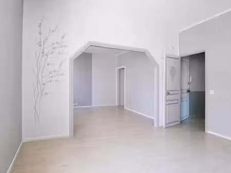 vente appartement 5 pièces 107 m² toulon (83200)