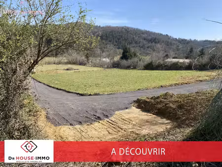 terrain de 1 hectare : 4671 m² composé de 4 lots et 5000 m² cloturé près pour du loisirs