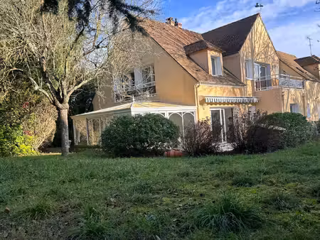 maison de luxe à vendre à la celle-saint-cloud