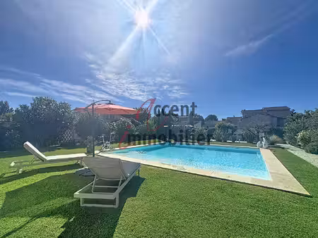 maison de luxe à vendre à mollégès