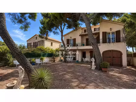 villa de luxe à vendre dans le quartier centre