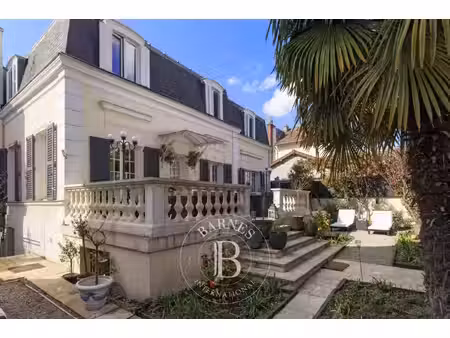 maison de luxe à vendre dans le quartier bac-bécon-flachat-gare