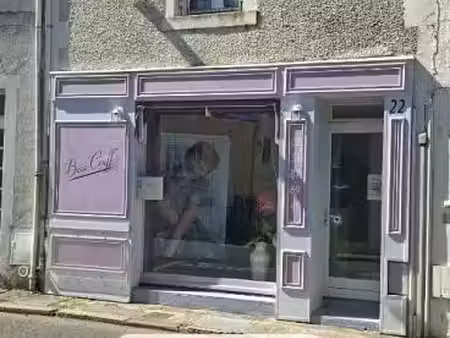 ensemble immobilier avec commerce et habitation