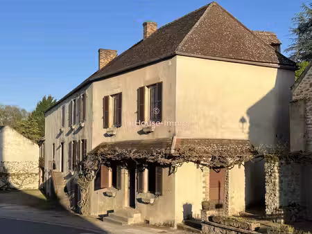 ancien hôtel à réinventer - 350 à 500 m² - axe avallon vézelay