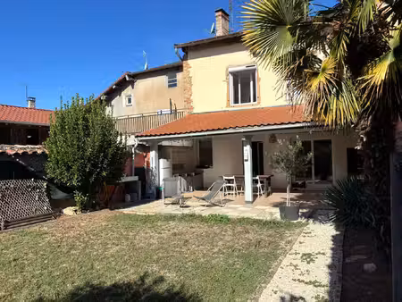 location bage le chatel ! appartement 110 m2 habitables !