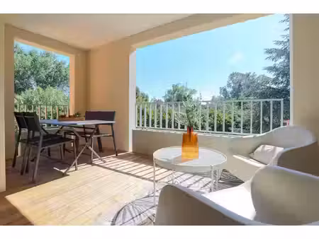 opportunité : appartement type 3 avec terrasse sur les rives de l’étang de berre