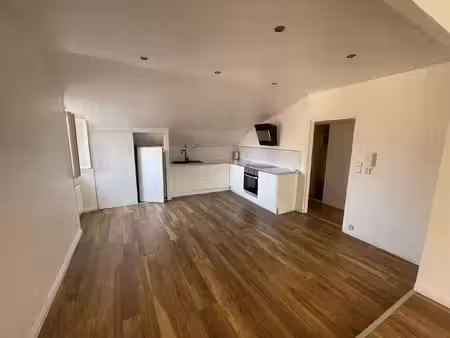 rodez : hyper centre beau t3 duplex