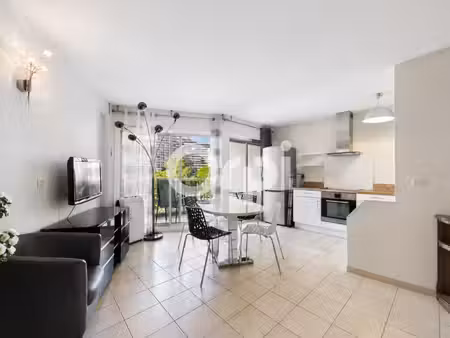 studio - residence standing - parking - cave- piscine