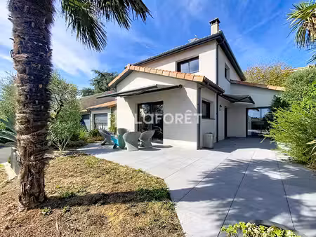 maison cholet 6 pièce(s) 164 m2